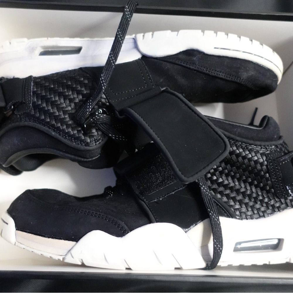NIKE AIR TRAINER 10 BLACK SUEDE